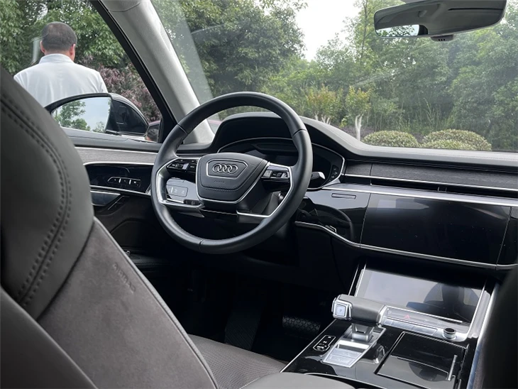 Audi2024 Audi A8 A8L 55 TFSI Quattro Flagship high quality
